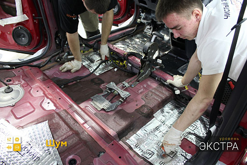 Клеим Шумофф М4 на пол Хонды ЦРВ