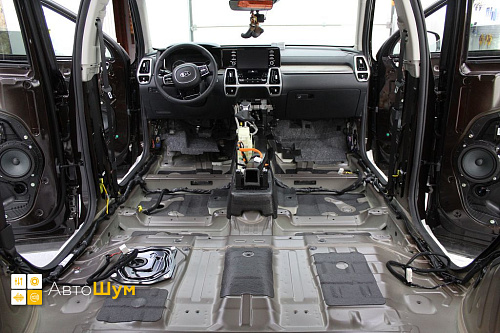 Штатная шумоизоляция пола Киа Соренто