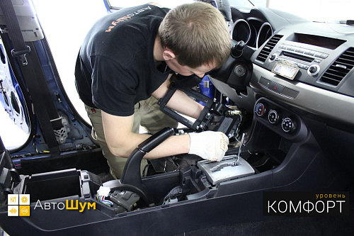 Разбираем пол Митсубиси Лансер