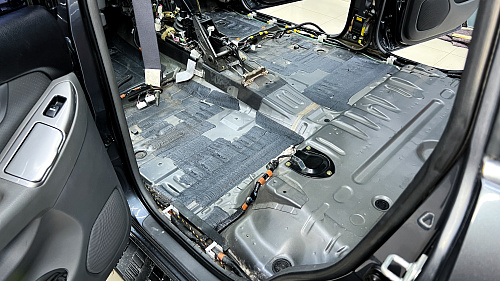 Штатная шумоизоляция Тойота Ленд Крузер Прадо 120