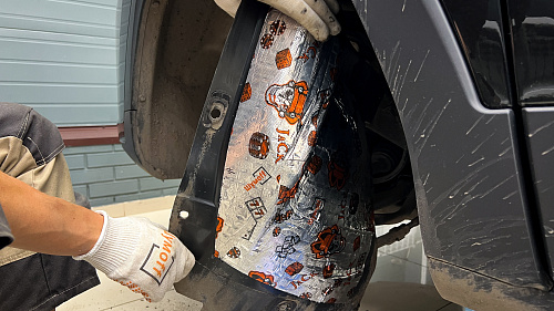 Виброизоляция подкрылок Москвич 3