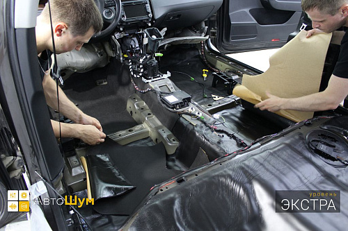 Клеим мембрану Практик Финиш на пол Фольксваген Пассат