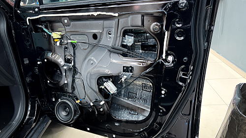 Виброизоляция дверей Москвич 3