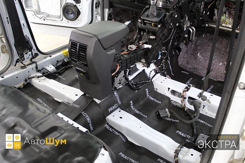 Звукоизоляция днища Форд Куга