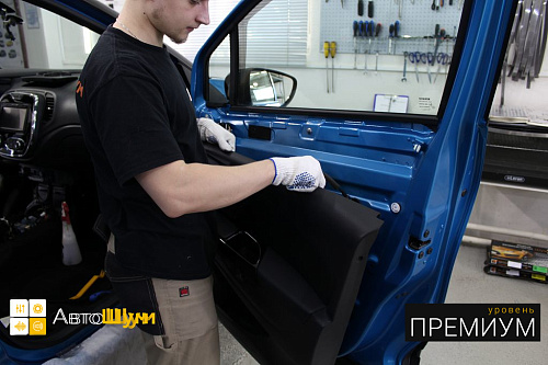 Разбираем двери Рено Каптюр