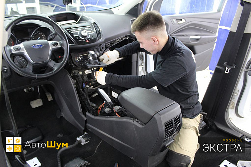 Разбираем салон Форд Куга