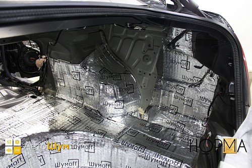 Виброизоляция крыльев и арок Nissan Teana