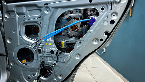 Виброизоляция двери Хёндай Крета