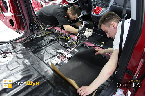 Клеим Practik Finish на пол Хонды ЦРВ