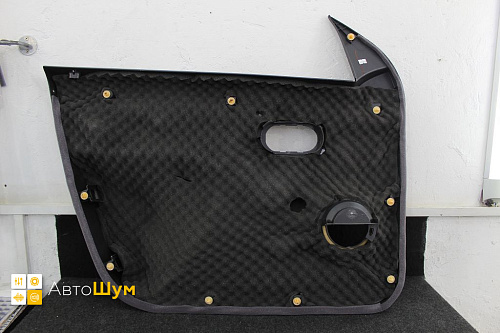 Шумоизоляция дверной обшивки Рено Дастер