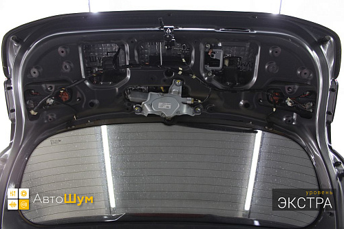 Виброизоляция пятой двери Киа Рио