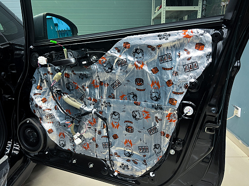 Виброизоляция дверей Хонда Фит