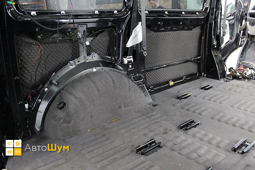 Шумоизоляция арок Volkswagen Caravelle