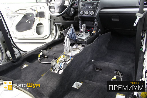 Чистый ковер Субару Форестер