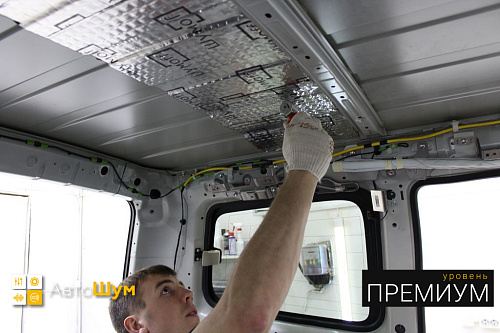 Клеим виброизоляцию Шумофф Joker Митсубиси Паджеро