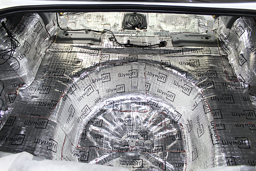 виброизоляция багажника Мазды 6