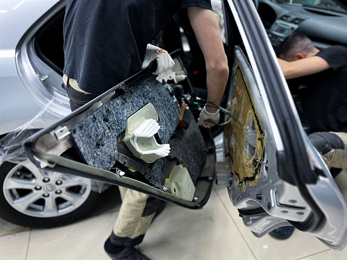 Разбор дверей Тойота Камри