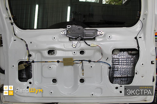 Виброизоляция пятой двери Сузуки Гранд Витара