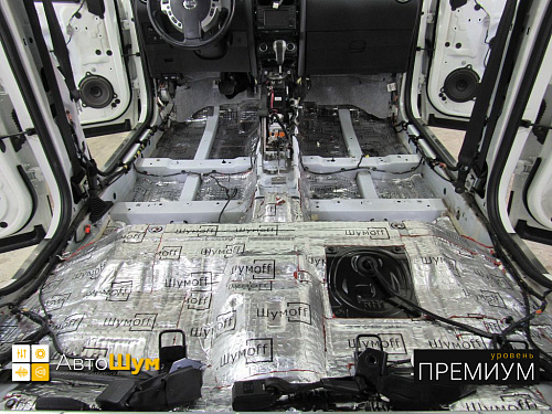 Клеим Шумофф Black Joker на пол Ниссан Кашкай.