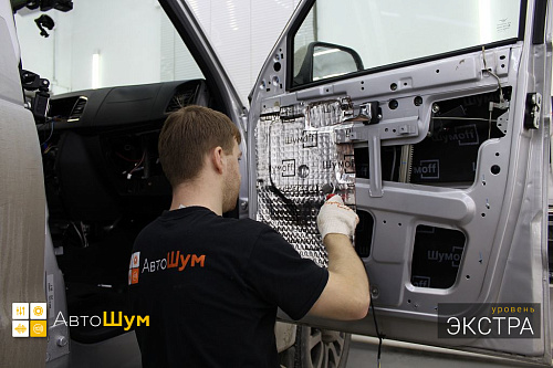 Оклеиваем технологические отверстия двери Уаз Патриот Пикап