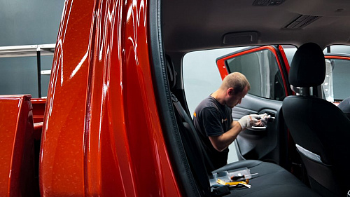 Разбор дверей Митсубиси Л200