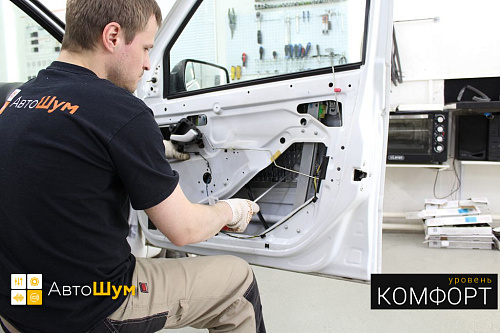 клеим М2 внутрь двери