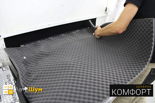 Клеим Flex А15 на поверхность обшивки двери Сузуки Гранд Витара.