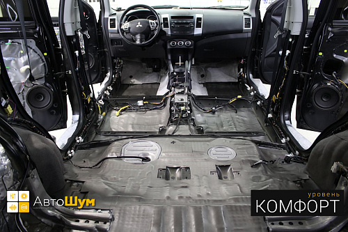 Шумо и теплоизоляция пола Митсубиси Аутлендер XL.