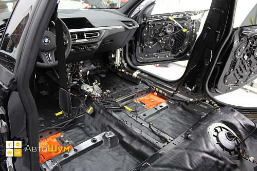 Шумоизоляция пола БМВ 2