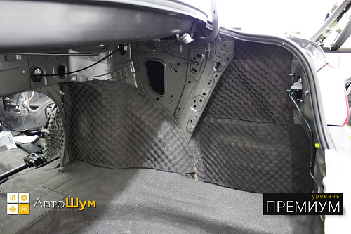 Клеим Шумофф Absorber A15 на арки и крылья Тойоты Камри XV40.