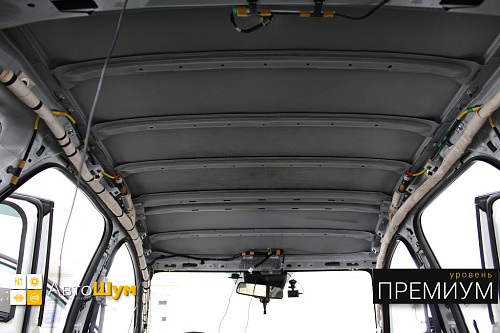 Штатная шумоизоляция крыши мазды Сх5.