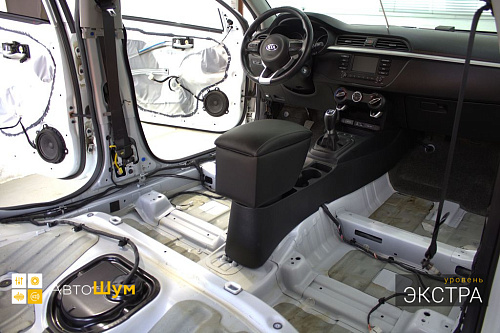 Штатная шумоизоляция пола Киа Рио ФБ