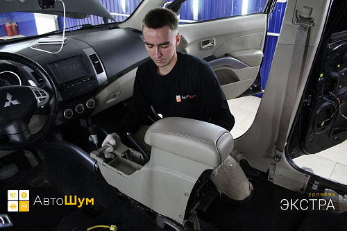 Разбираем салон Митсубиси Аутлендер ХЛ