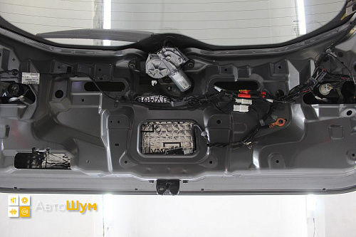 Виброизоляция крышки багажника Ниссан Кашкай Джи11