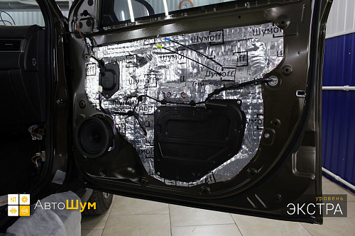 Шумоизоляция дверей Митсубиси Аутледер.