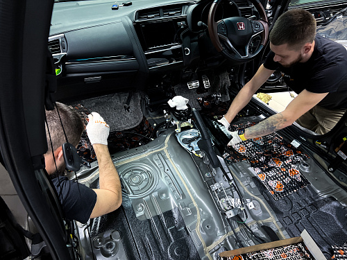 Виброизоляция пола Хонда Фит