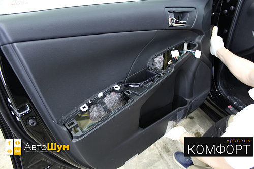 Снимаем дверные обшивки Тойоты Камри Xv55