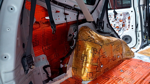 Виброизоляция багажника Мицубиси Монтеро