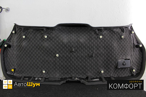 Шумоизоляция обшивки пятой двери Ниссан Кашкай.