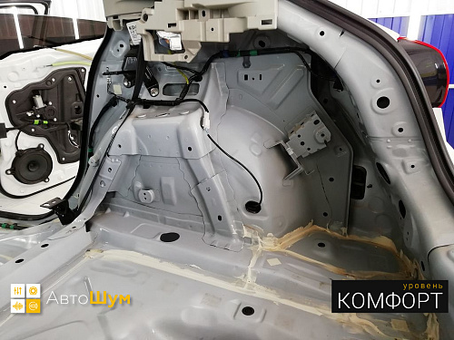 Штатная шумоизоляция арок Мазды 3