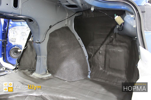 Шумоизоляция арок Митсубиси Лансер.