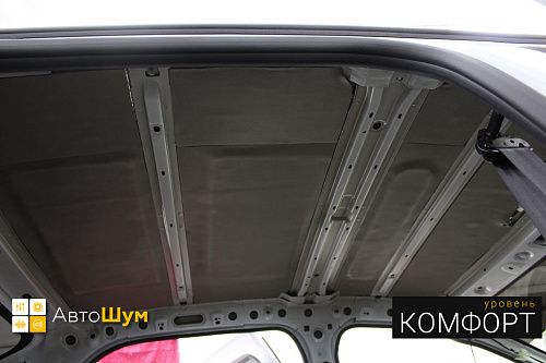 Клеим шумо и теплоизолятор Шумофф Base 8 на крышу Рено Логана