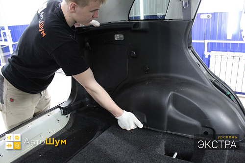 Разбираем багажник Сузуки Гранд Витары.