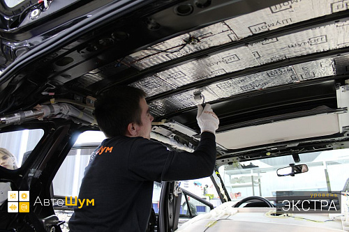 Клеим виброизоляцию на крышу Субару ХВ