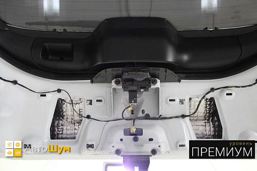 Виброизоляция пятой двери Форд Куга