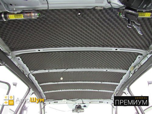 Клеим Герметон 7 на крышу Ниссан Кашкай.