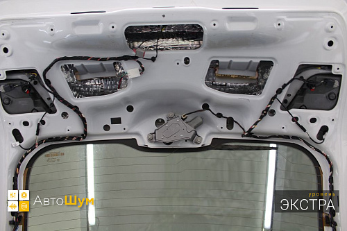 Виброизоляция пятой двери Джип Гранд Чероки