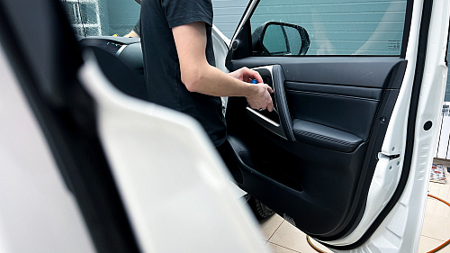 Разбор салона Мицубиси Монтеро