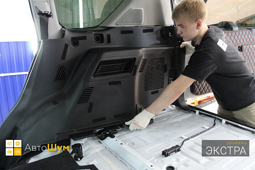 Разбираем багажник Тойоты Ленд Крузер Прадо 150