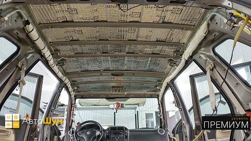 Клеим виброизоляцию Шумофф Joker на крышу Сузуки Гранд Витары